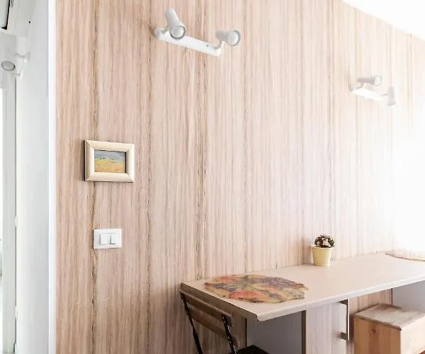 Apartment Marconi - Short