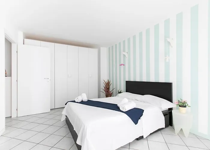 Apartment Marconi - Short