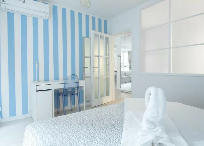 Marconi - Short Apartment *